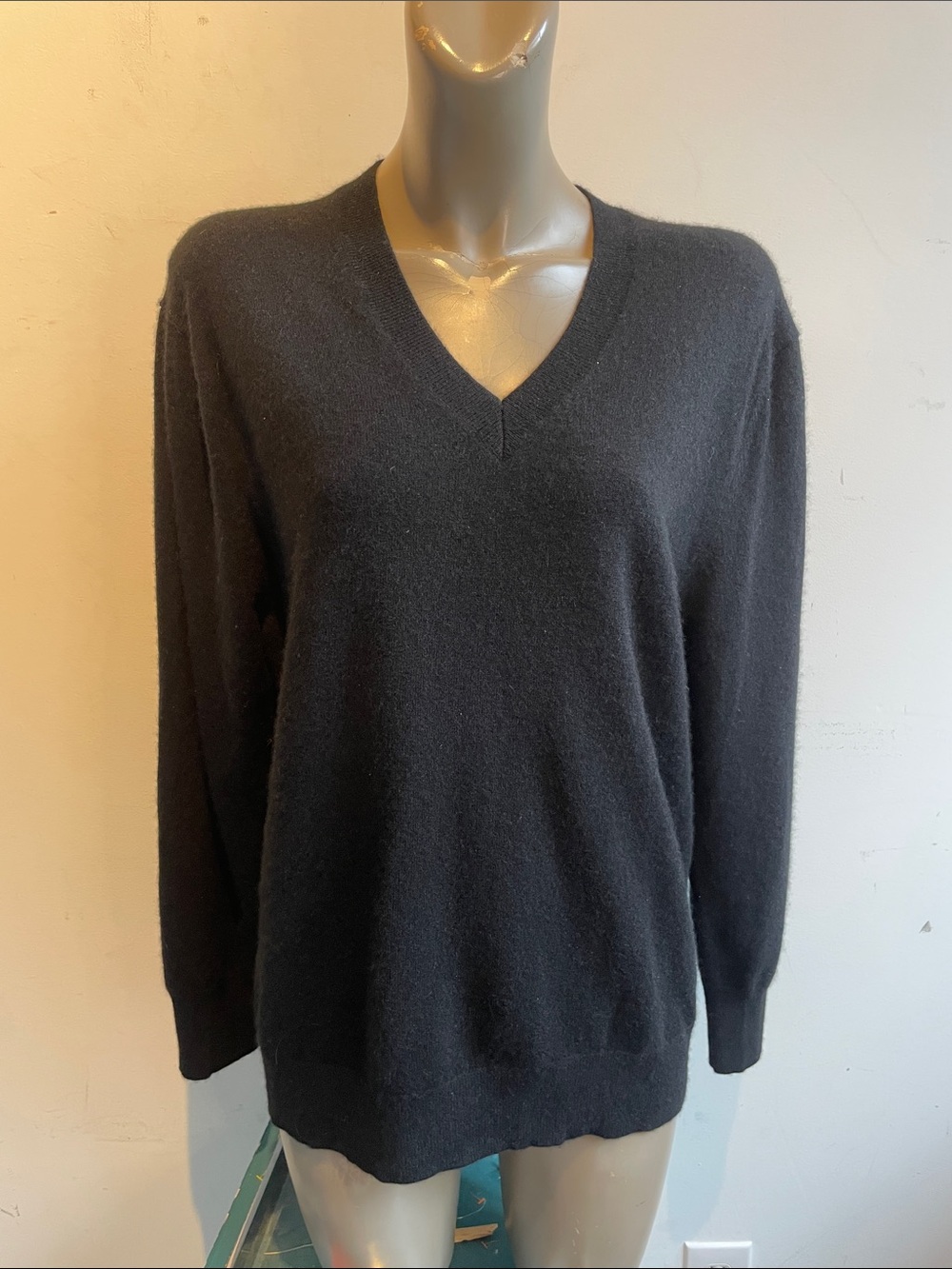 Uniqlo cashmere sweater V Neck